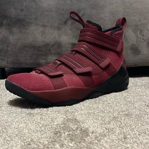 LeBron James Nike soldier 11s